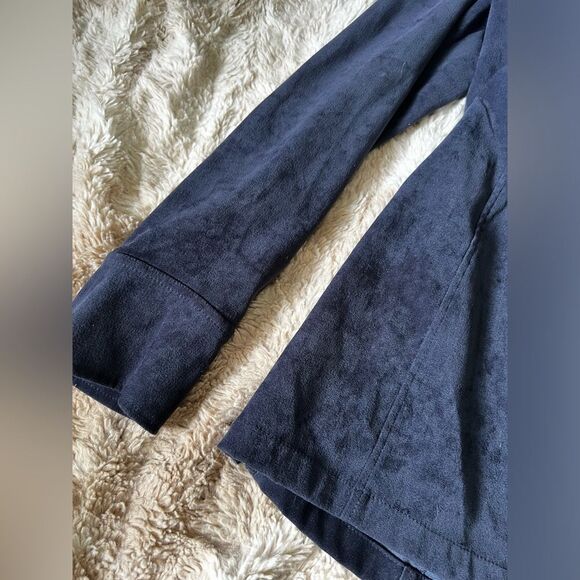 Express Button Up Blouse - Picture 5 of 12